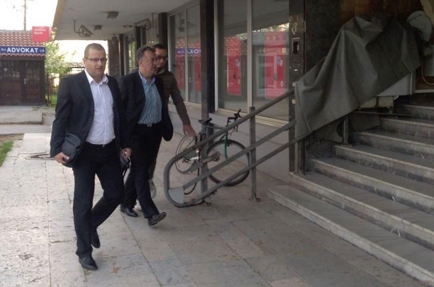 АФЕРА ЧЕЛНИКА БРУСА: Две жене не терете Јутку